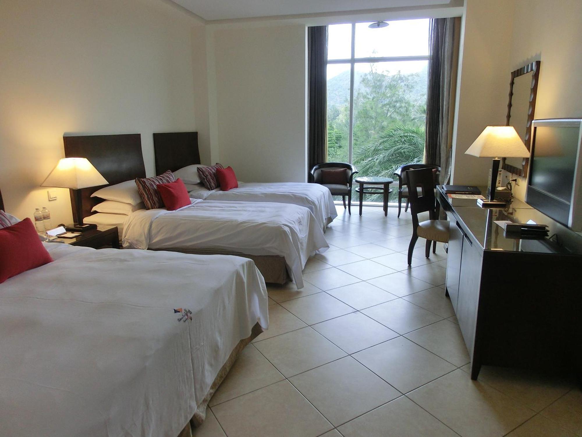Chateau Beach Resort Kenting Extérieur photo A room at the hotel