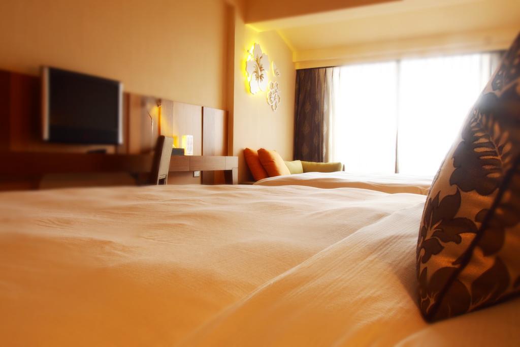 Chateau Beach Resort Kenting Extérieur photo A room at the hotel