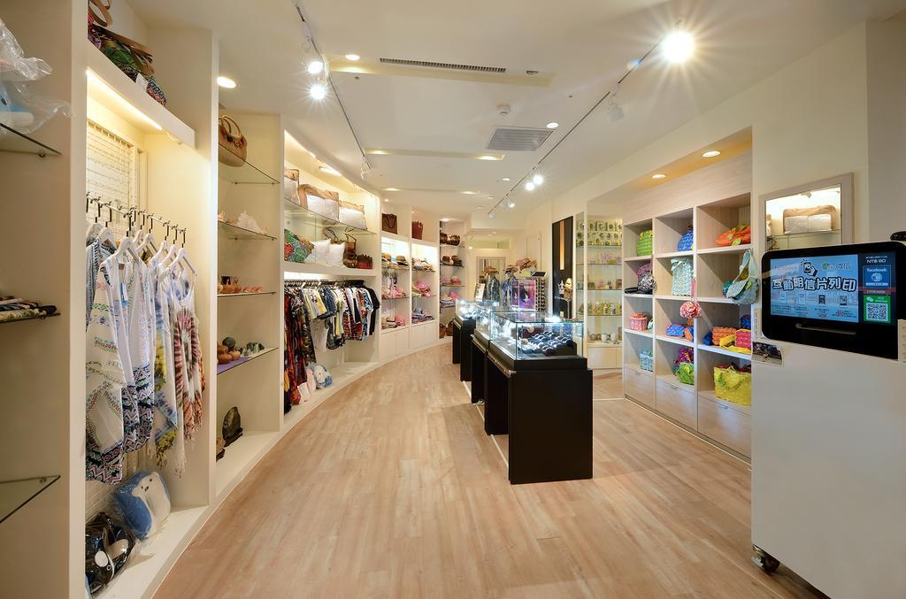 Chateau Beach Resort Kenting Extérieur photo The interior of a typical Baby Kingdom store