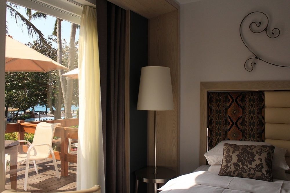 Chateau Beach Resort Kenting Extérieur photo A room at the hotel