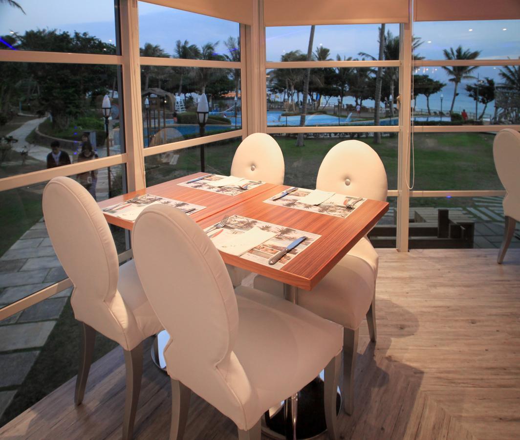 Chateau Beach Resort Kenting Extérieur photo The interior of the restaurant